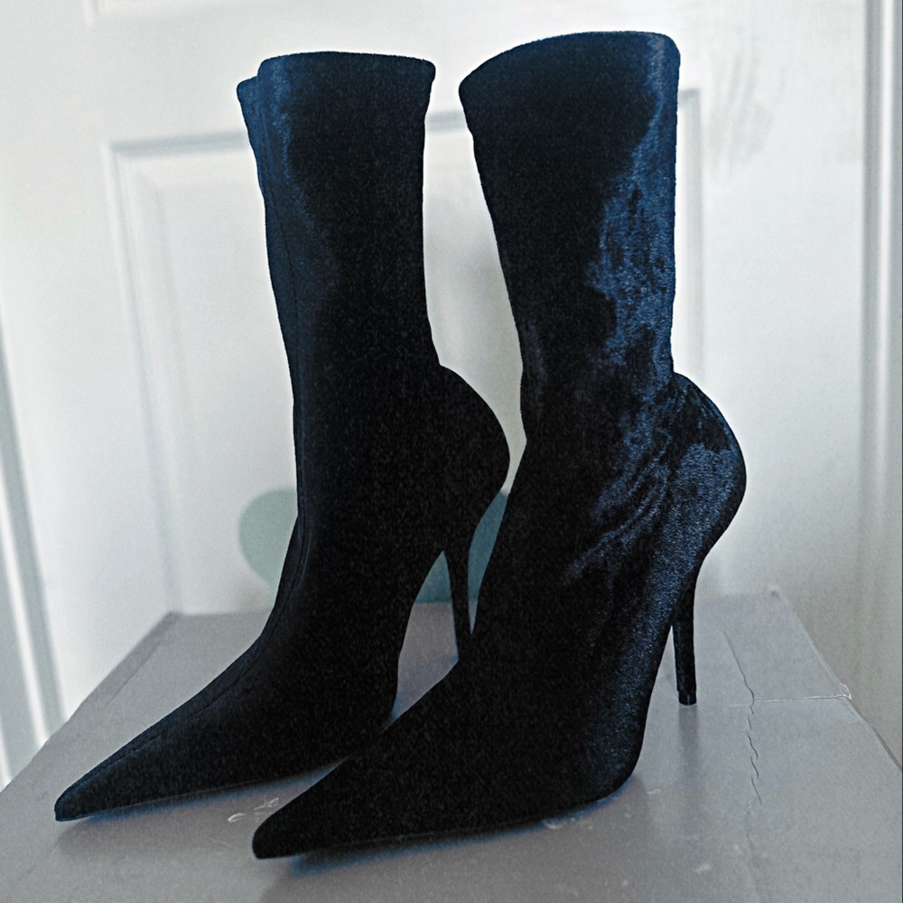 Never worn, Balenciaga knife boot. 
Black suede.
Size 40